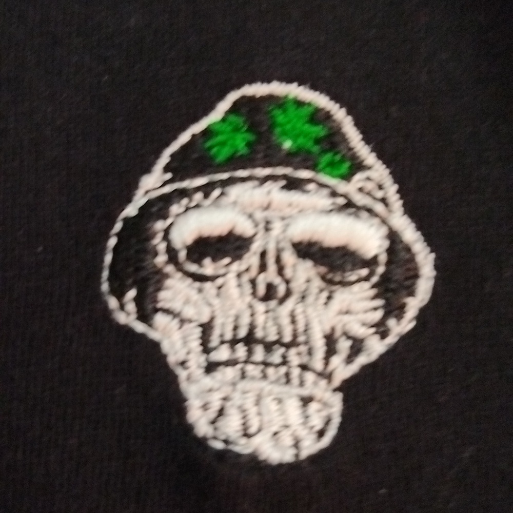 Men's Upstanders Skull Embroidered Patch Tee 100% COTTON Slim Fit XL PTP 21"